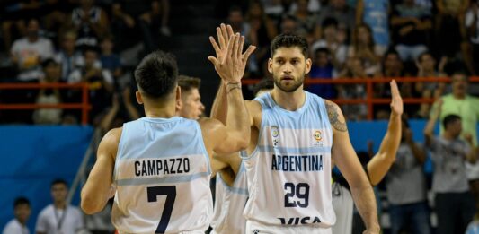 Argentino derrotó a Canadá y tiene un pie en el Mundial.