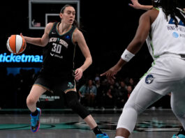 Breanna Stewart lideró el triunfo de las Liberty en el Game 2.