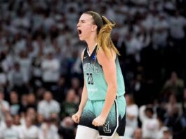 Sabrina Ionescu festeja el tiro ganador de las Liberty.