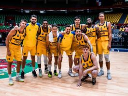 El plantel de Boca tras el triunfo sobre Toros de Chiriquí.