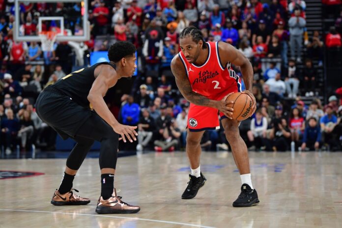 Kawhi Leonard fue la figura de los Clippers en el triunfo a los Cavaliers.